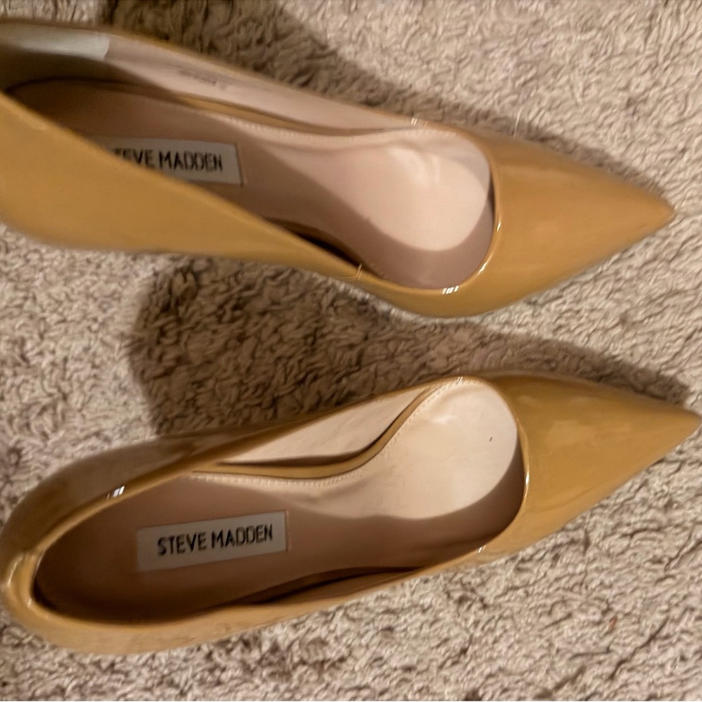 Steve Madden Women's Beige Heels. Never worn!